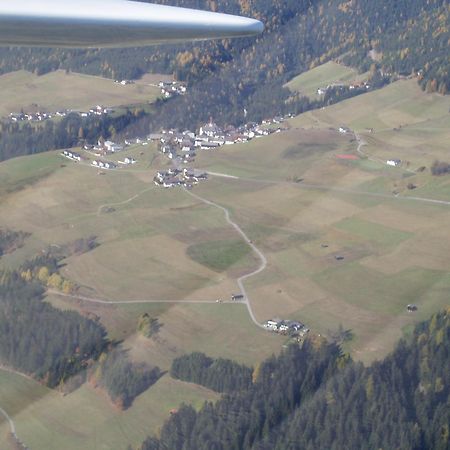 Pension Bichlgeiger Hotel Anras Bagian luar foto