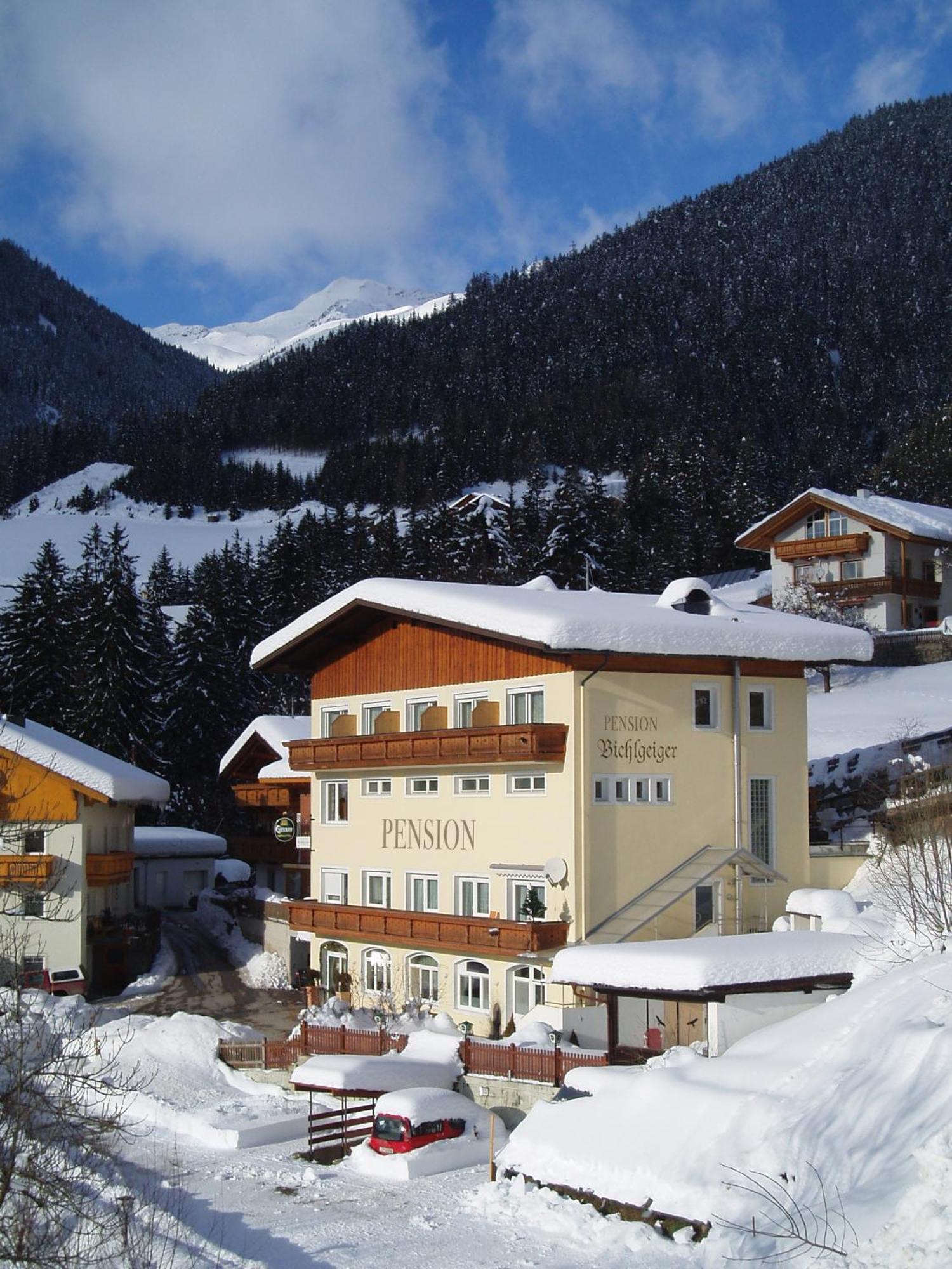 Pension Bichlgeiger Hotel Anras Bagian luar foto